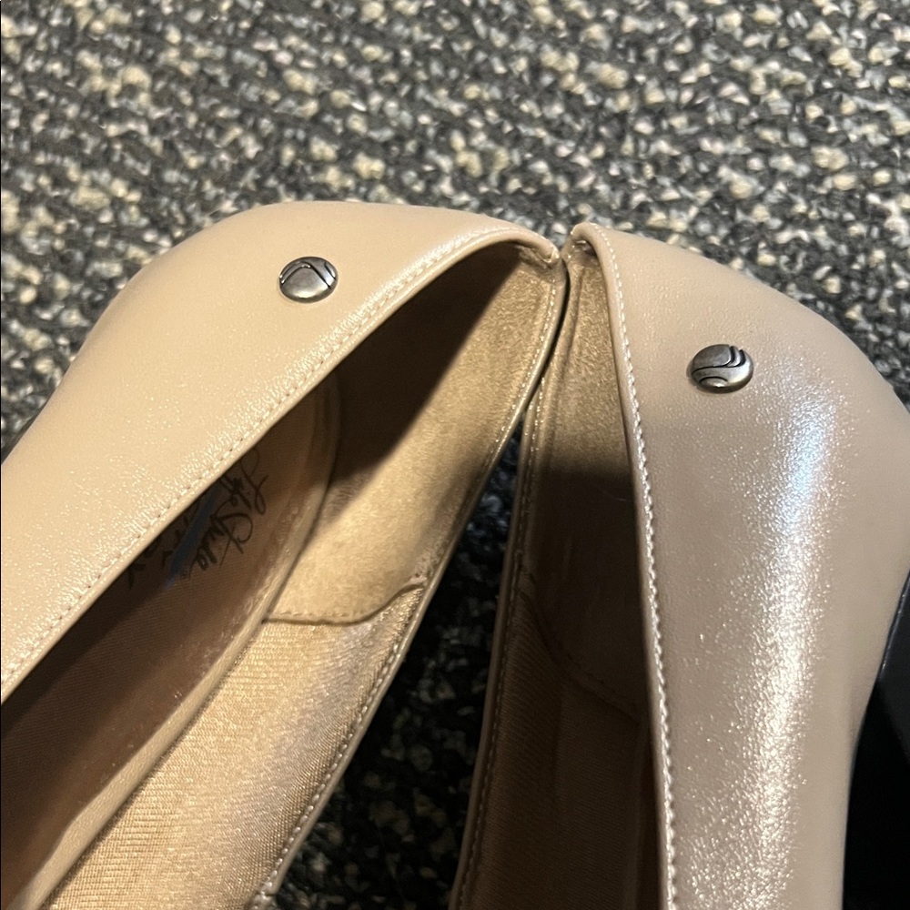 Life Stride Beige and Black Heels - Picture 7 of 9